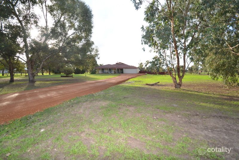160 Cunningham Dr, Oakford, WA 6121