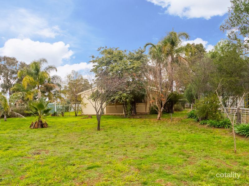 98 Noonbinna Rd, Cowra, NSW 2794