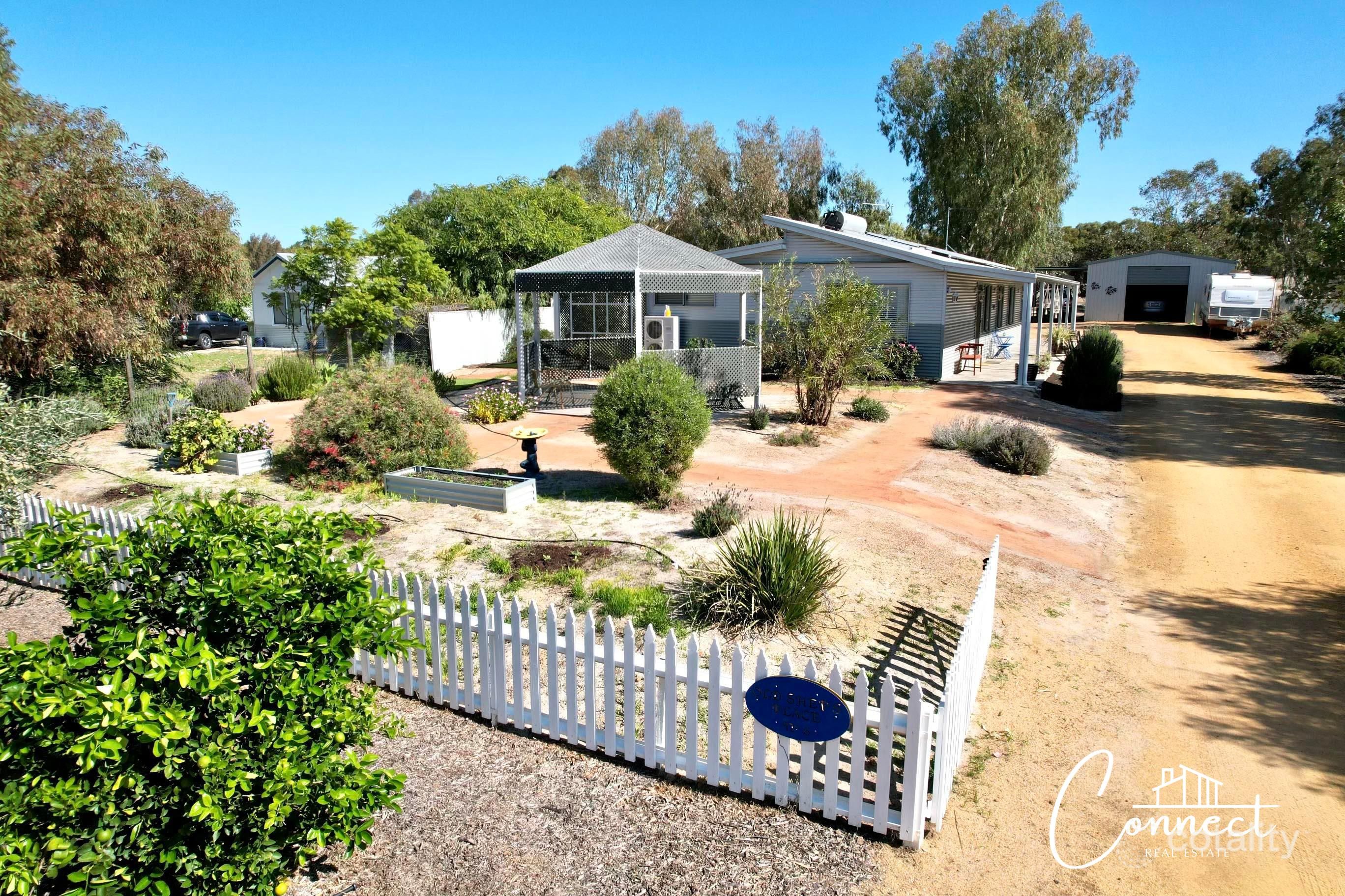 6 Robinson St, Spencers Brook, WA 6401
