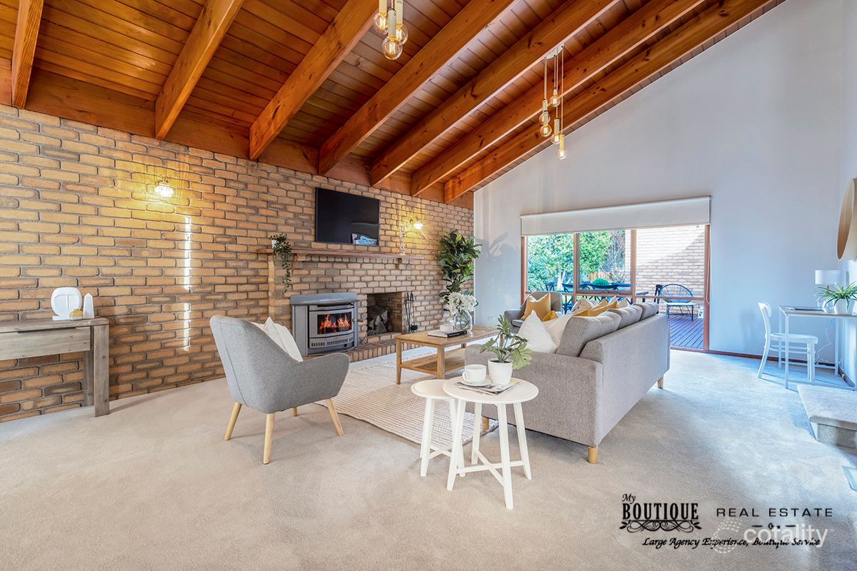 2 Pimmys Ct, Skye, VIC 3977
