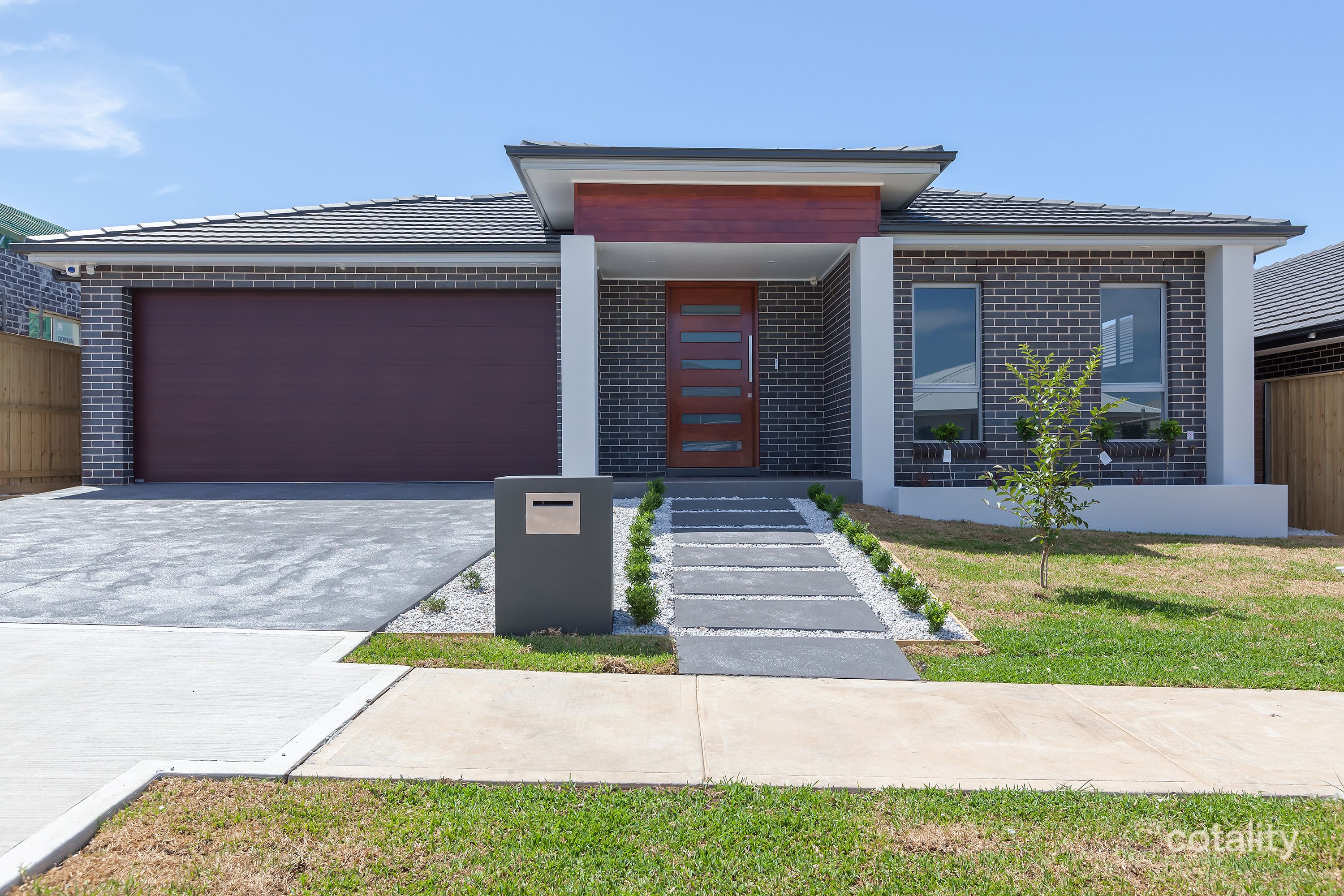 10 Downing Way, Gledswood Hills, NSW 2557