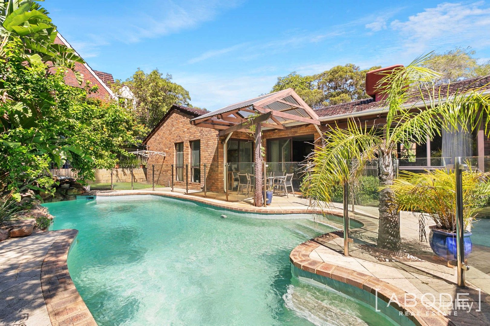 16 Watkins Rd, Dalkeith, WA 6009