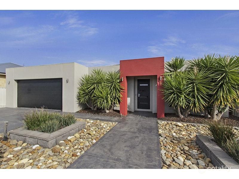 15 Black Wattle Ave, Epsom, VIC 3551