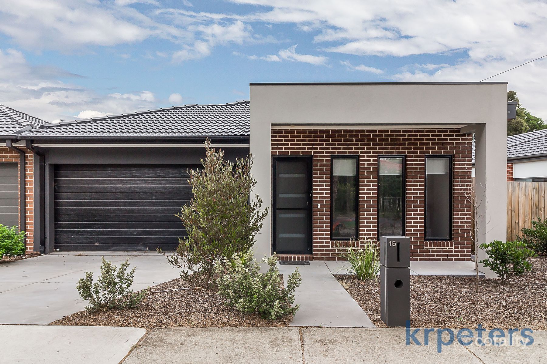 16 Alpina St, Frankston North, VIC 3200