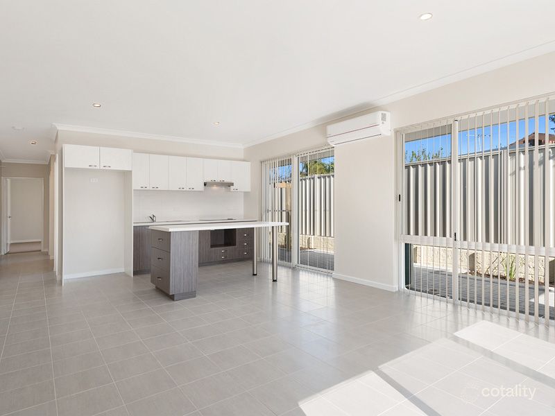1/4 Casilda Pl, Cooloongup, WA 6168