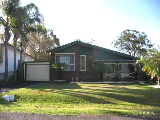 17 Lucas Cres, Berkeley Vale, NSW 2261