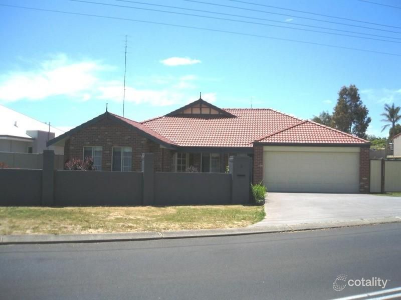 8 Hamilton Rd, Eaton, WA 6232