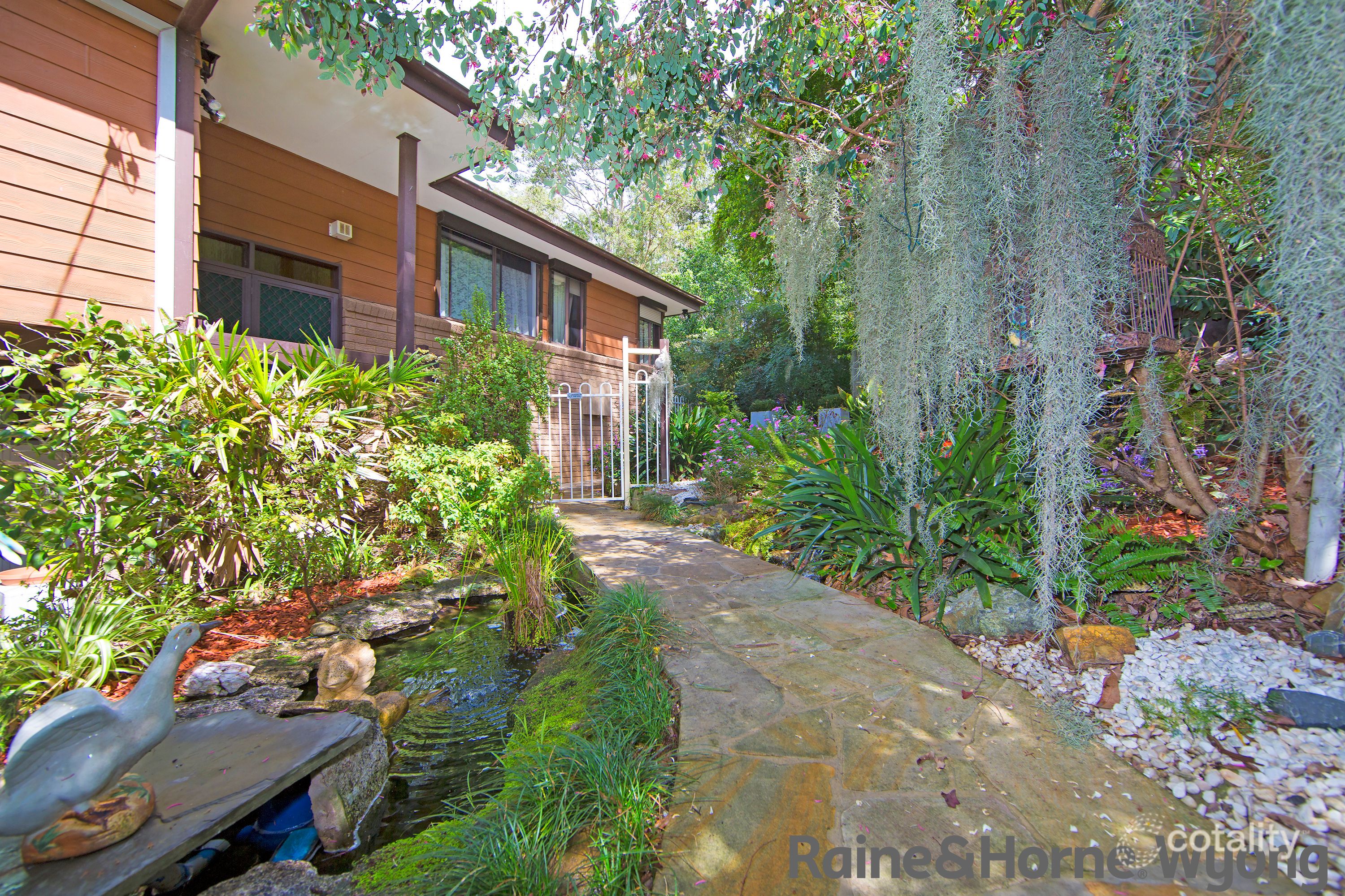 9 Tennyson Pl, Watanobbi, NSW 2259