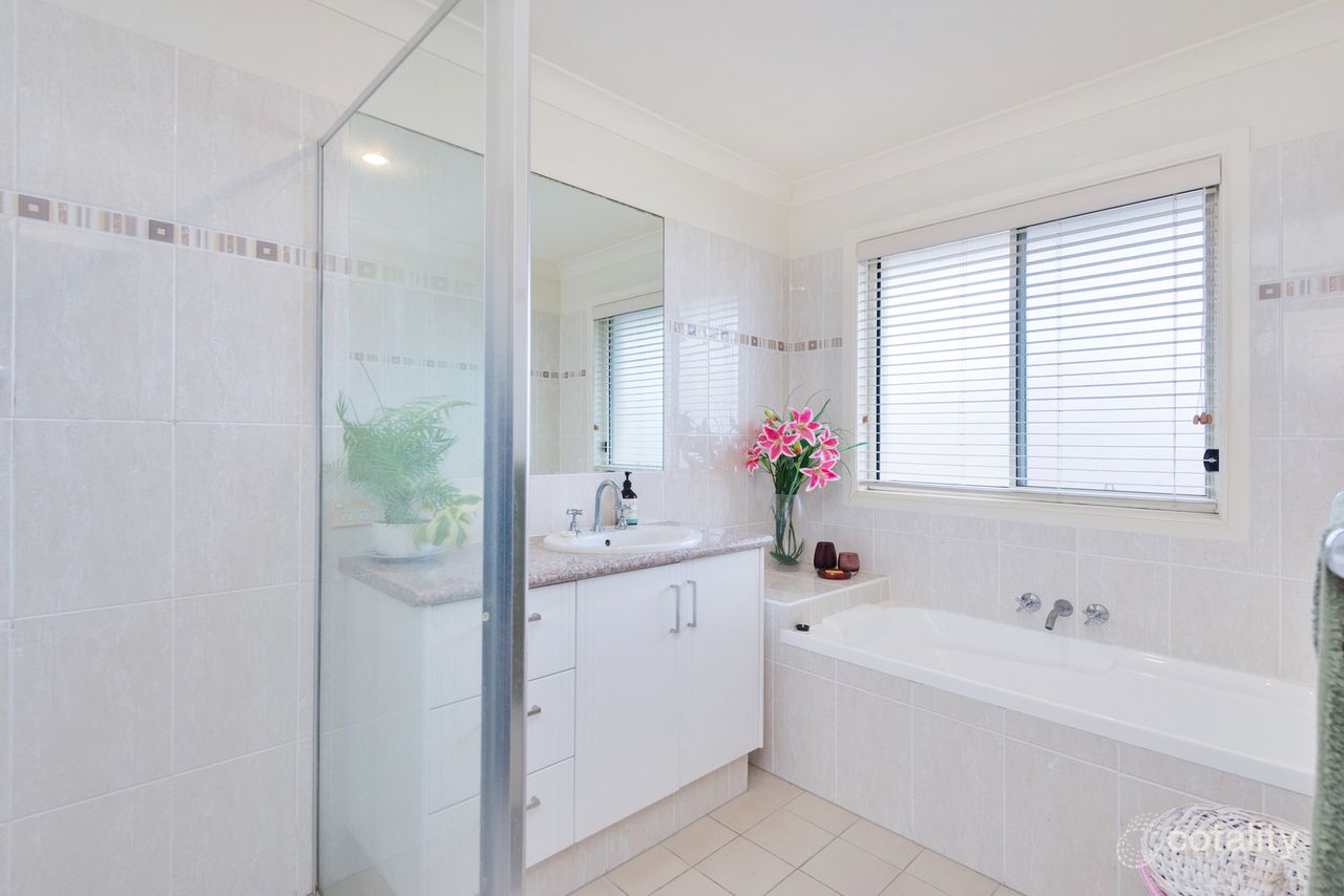 1/2 Andorra Pl, Varsity Lakes, QLD 4227