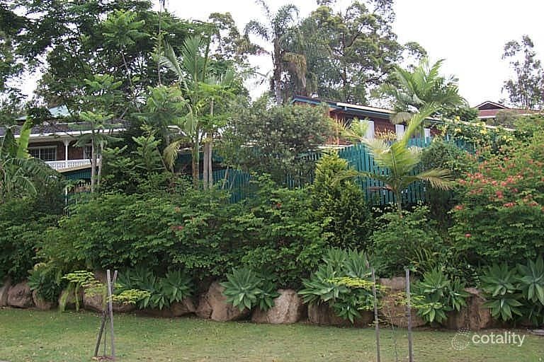 1 Widgee Pl, Chapel Hill, QLD 4069