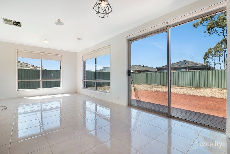 13 Gladeville Dr, Eaglehawk, VIC 3556