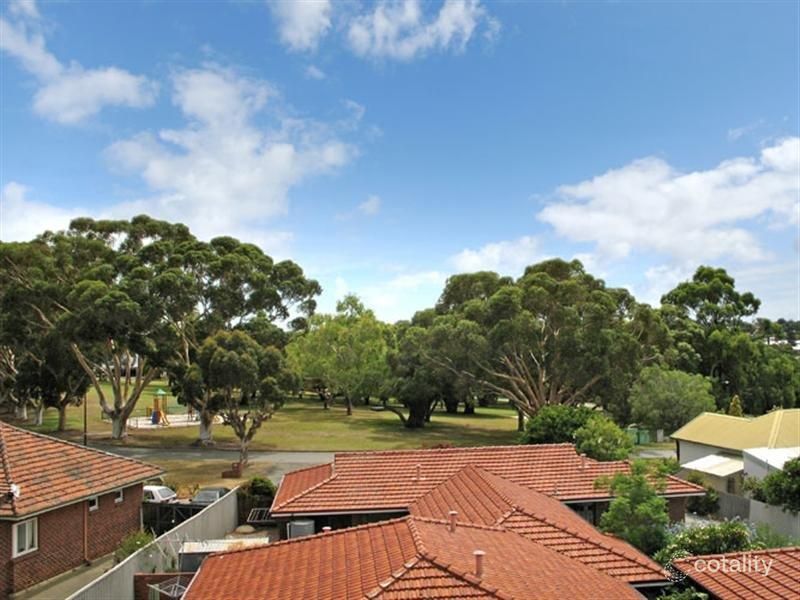 8b Westbury Cres, Bicton, WA 6157