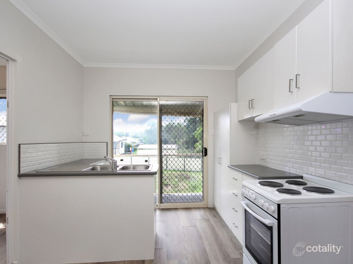 11 Byrne St, Bundamba, QLD 4304