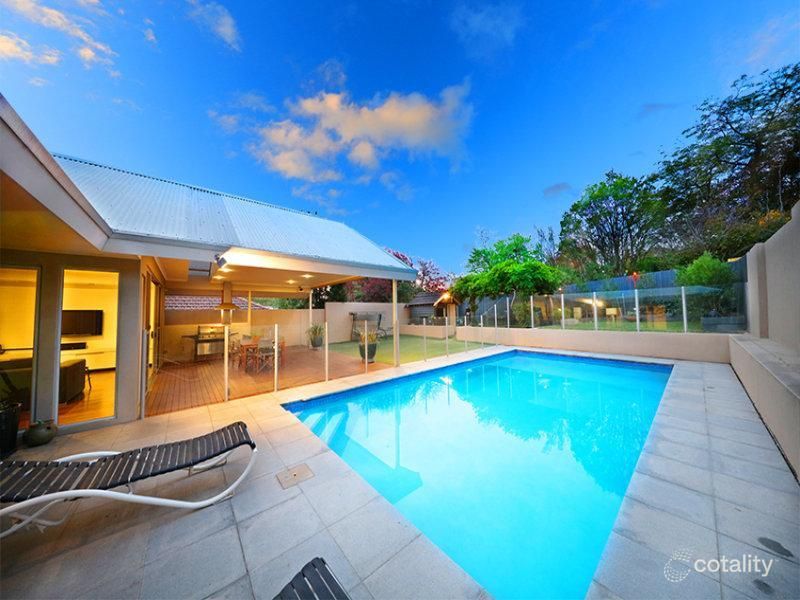 17 Lesley St, Camberwell, VIC 3124