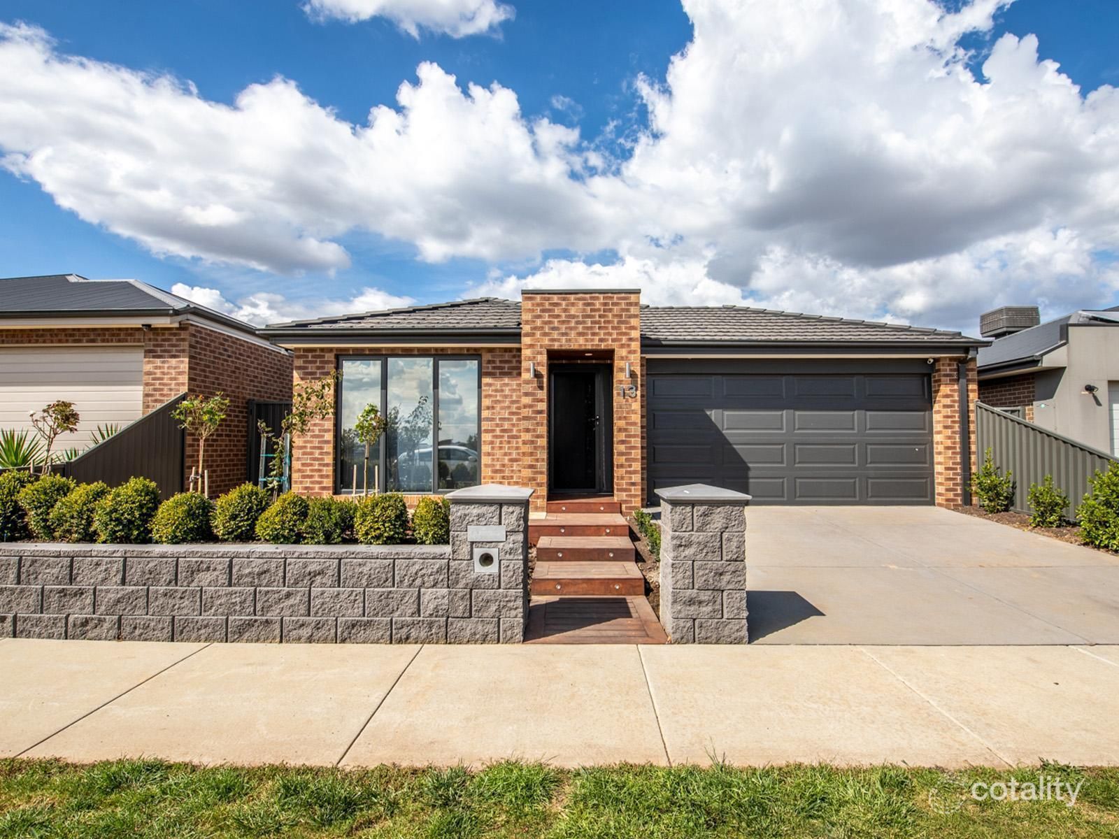 13 Oshannassy Pde, Lucas, VIC 3350