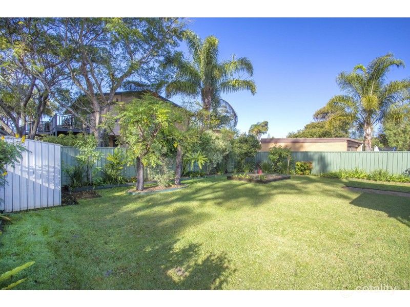 30 Bangalow St, Narrawallee, NSW 2539
