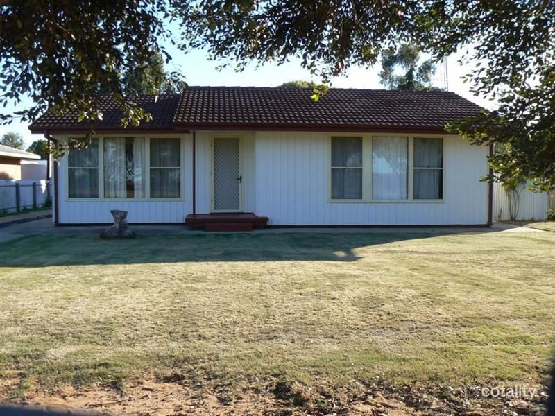 37 Oval Tce, Lameroo, SA 5302