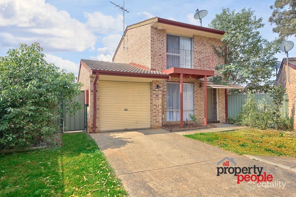 1/11 Koala Ave, Ingleburn, NSW 2565