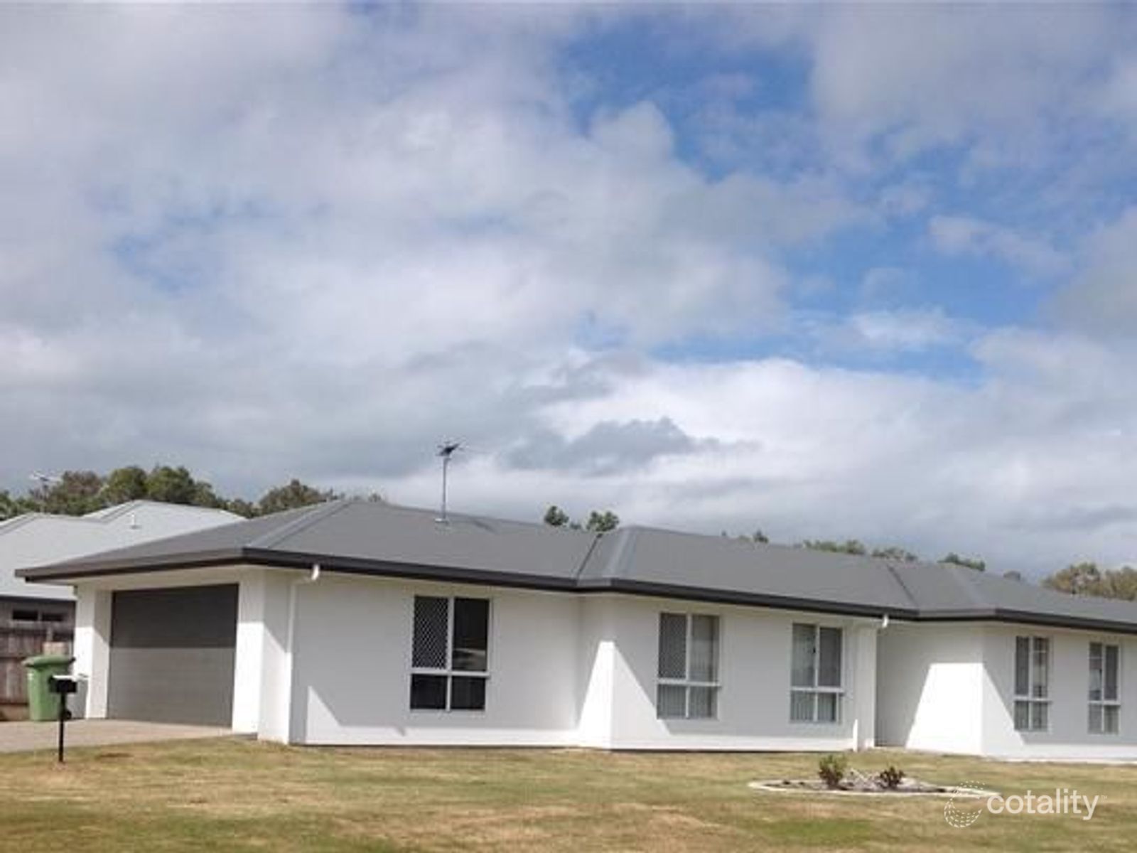 8 Leonie Ct, Armstrong Beach, QLD 4737