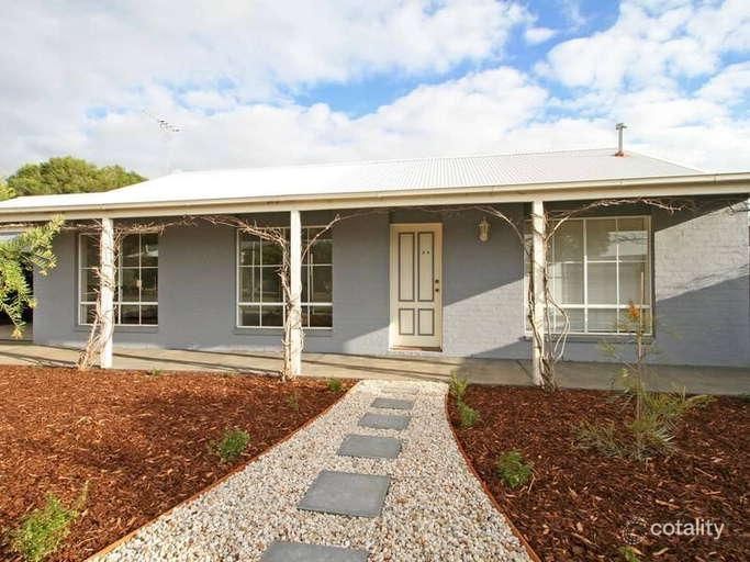 2 Culcairn Ct, Mount Martha, VIC 3934