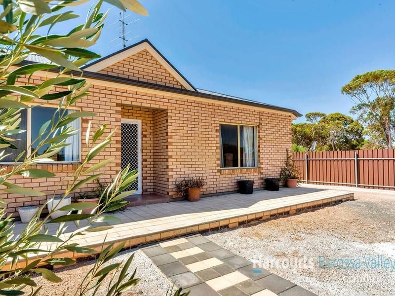 6 Godley St, Blanchetown, SA 5357