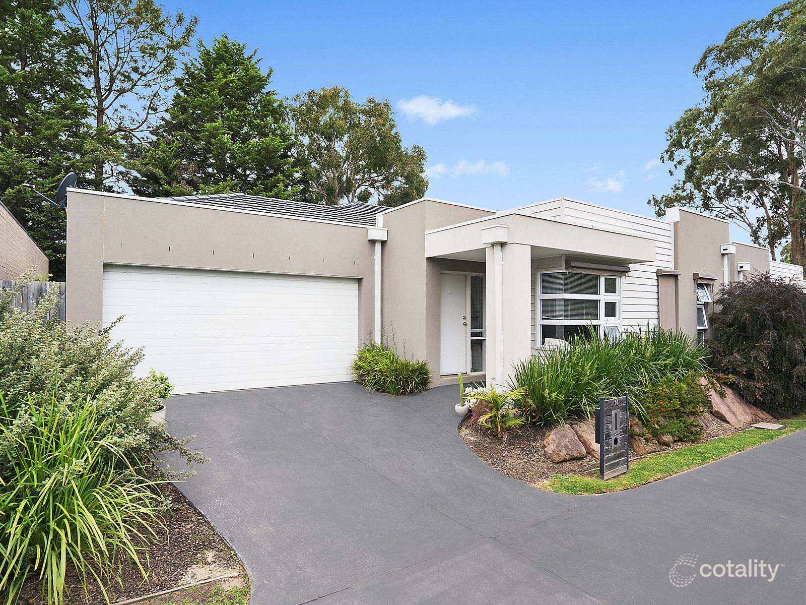 14 Silvergrass Ct, Croydon, VIC 3136
