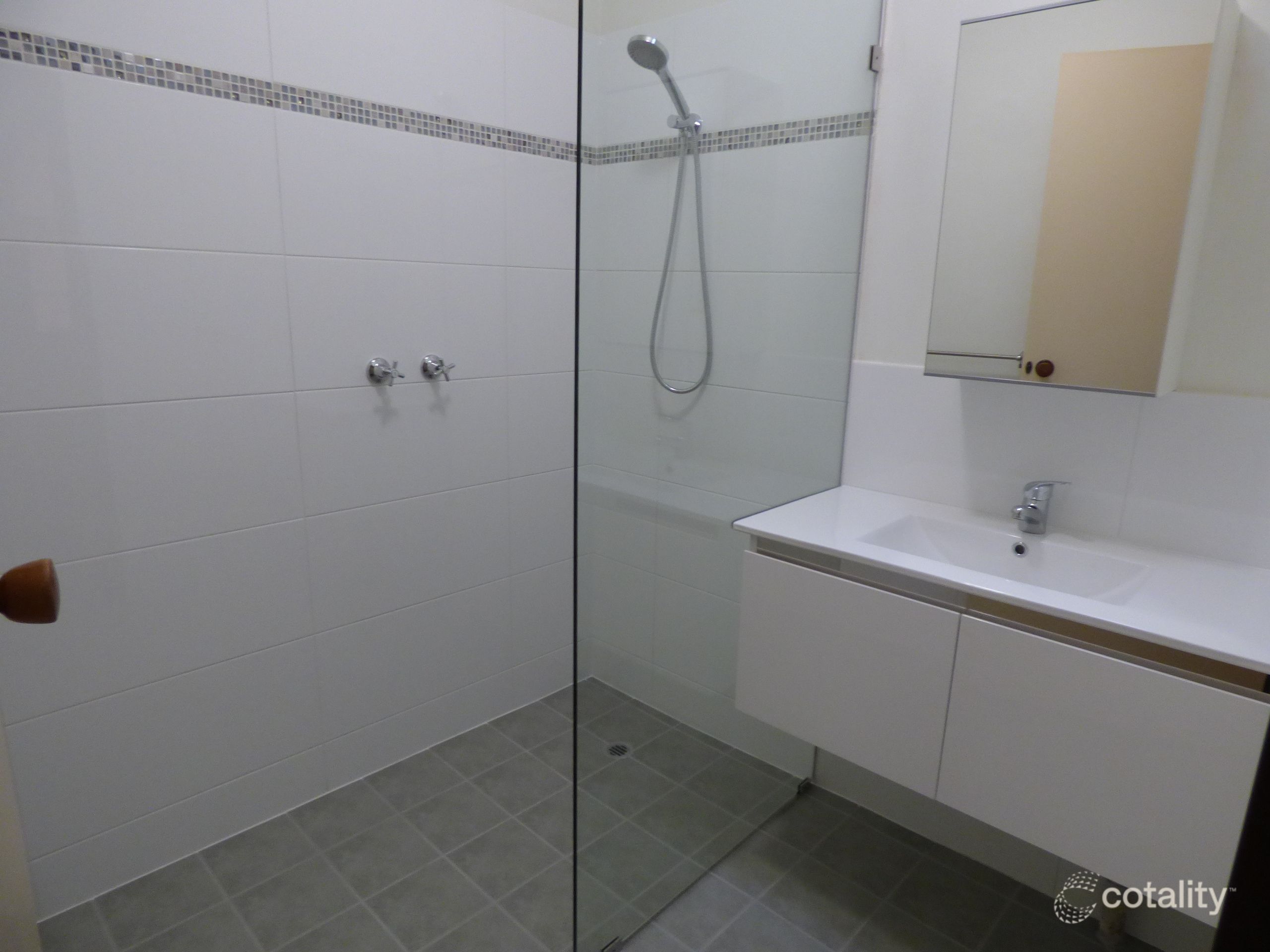 4/3 Netley Pl, Armadale, WA 6112