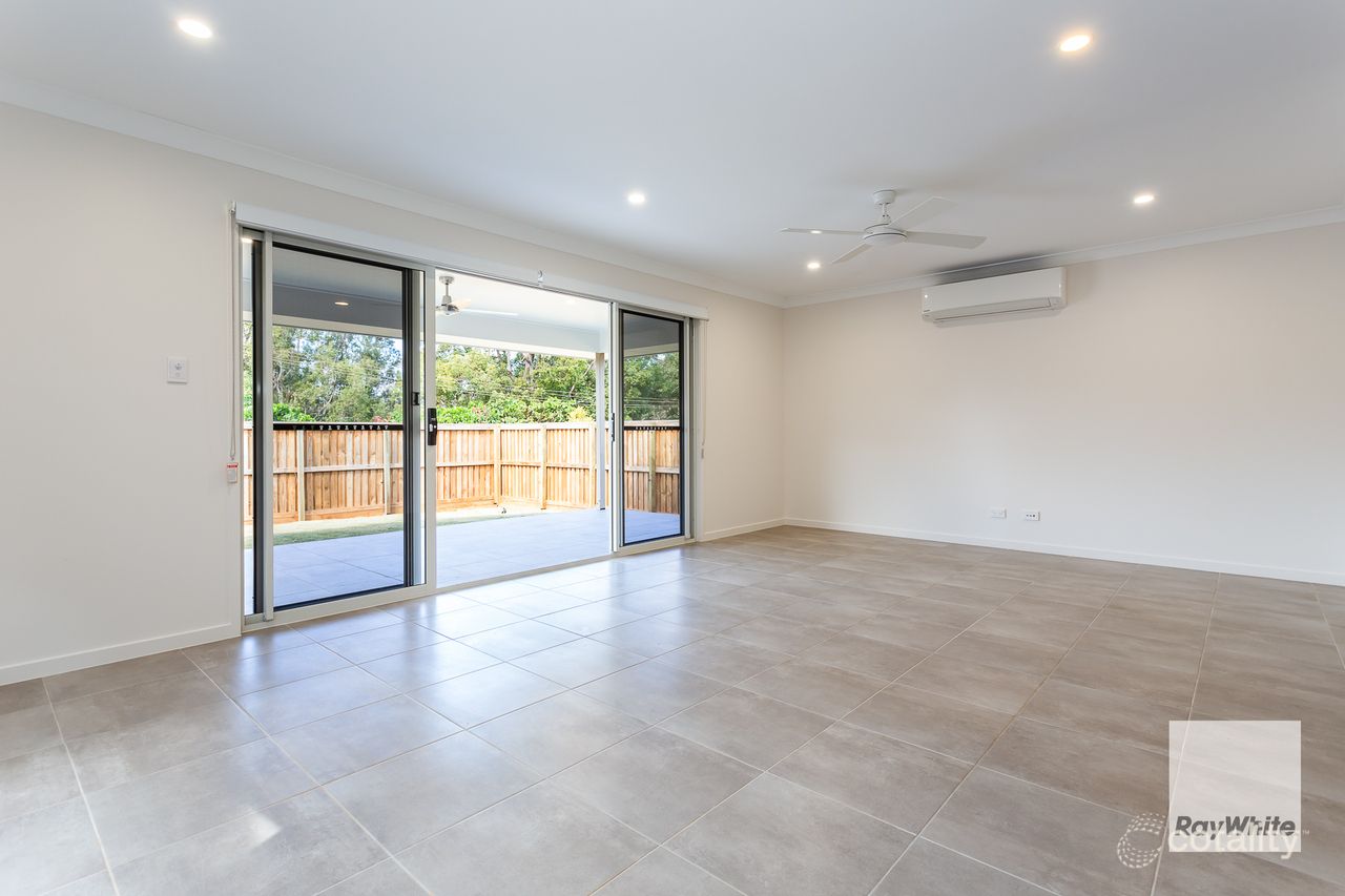32 Swansea Cct, Redland Bay, QLD 4165