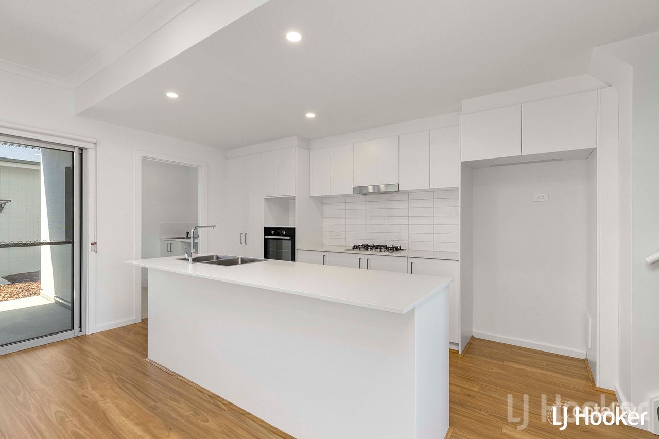 104 Gorman Dr, Googong, NSW 2620