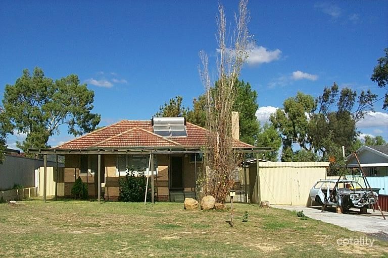 12 Caladenia Way, Koongamia, WA 6056