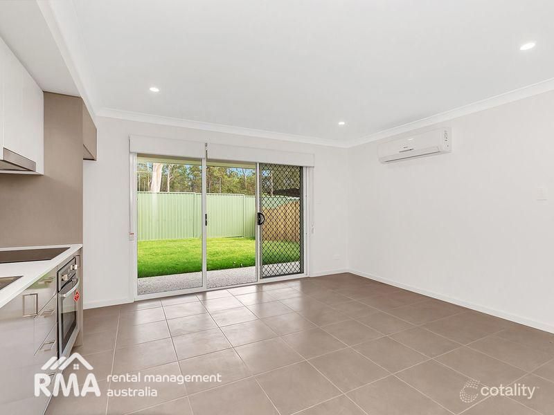 27 Weedbrook St, Park Ridge, QLD 4125