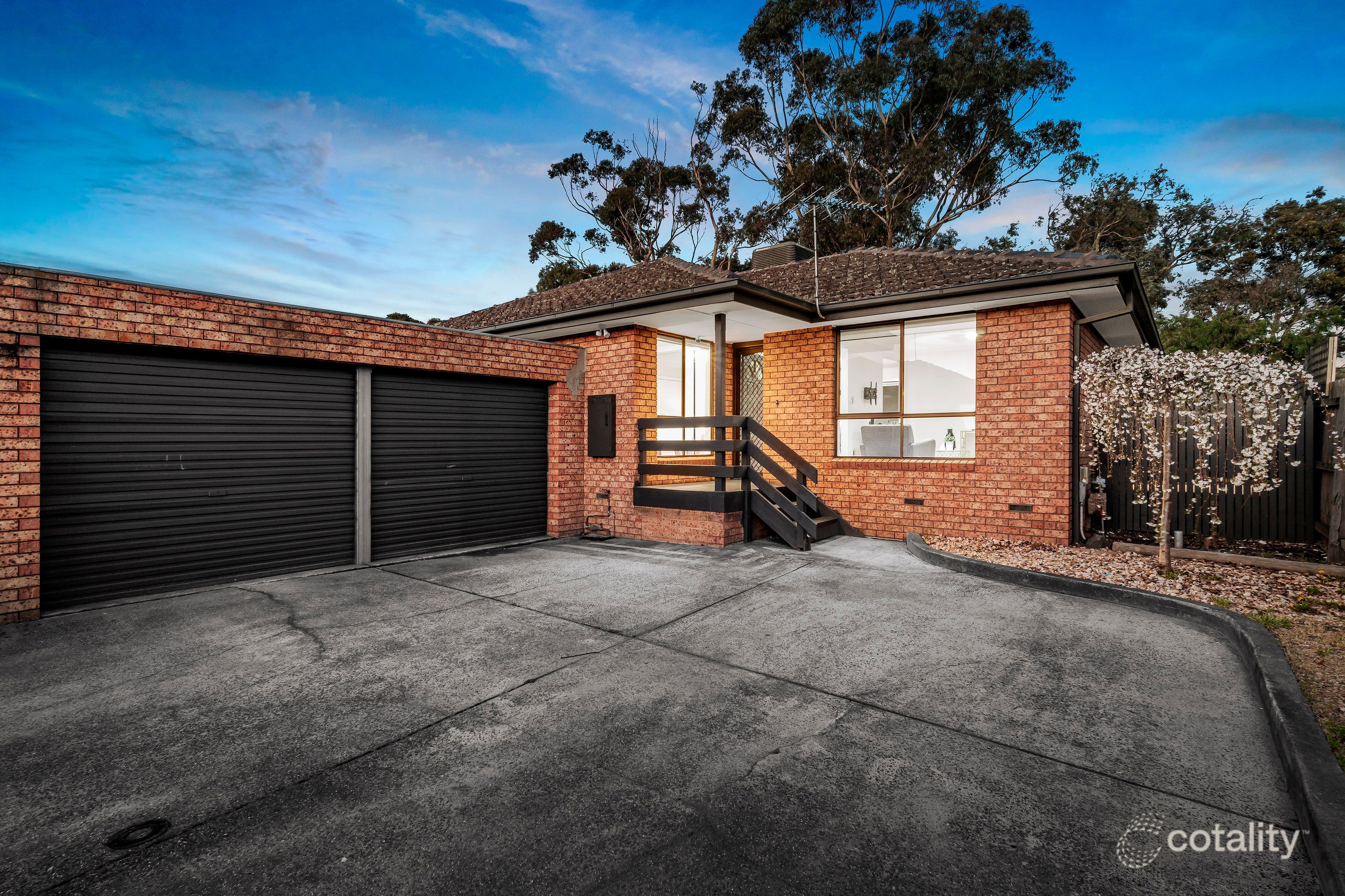 2/18 Coventry Cres, Mill Park, VIC 3082