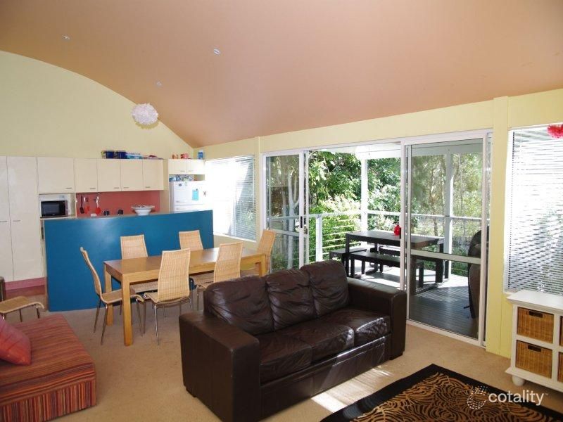 9 Charles Parry St, Crescent Head, NSW 2440