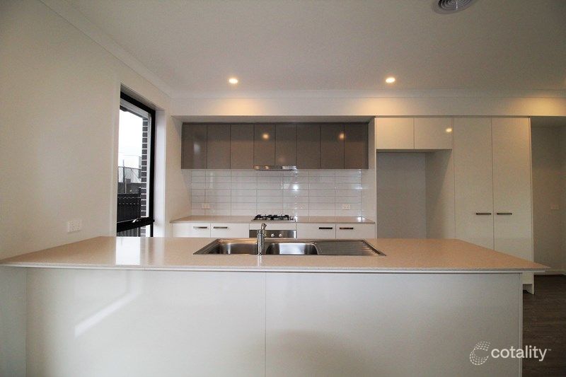 17 Cerulean Walk, Craigieburn, VIC 3064