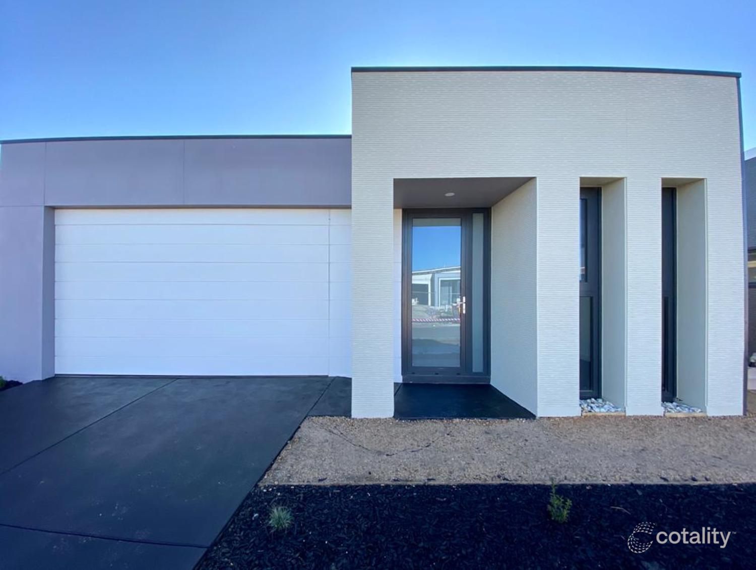 34 Freiberger Gr, Clyde North, VIC 3978