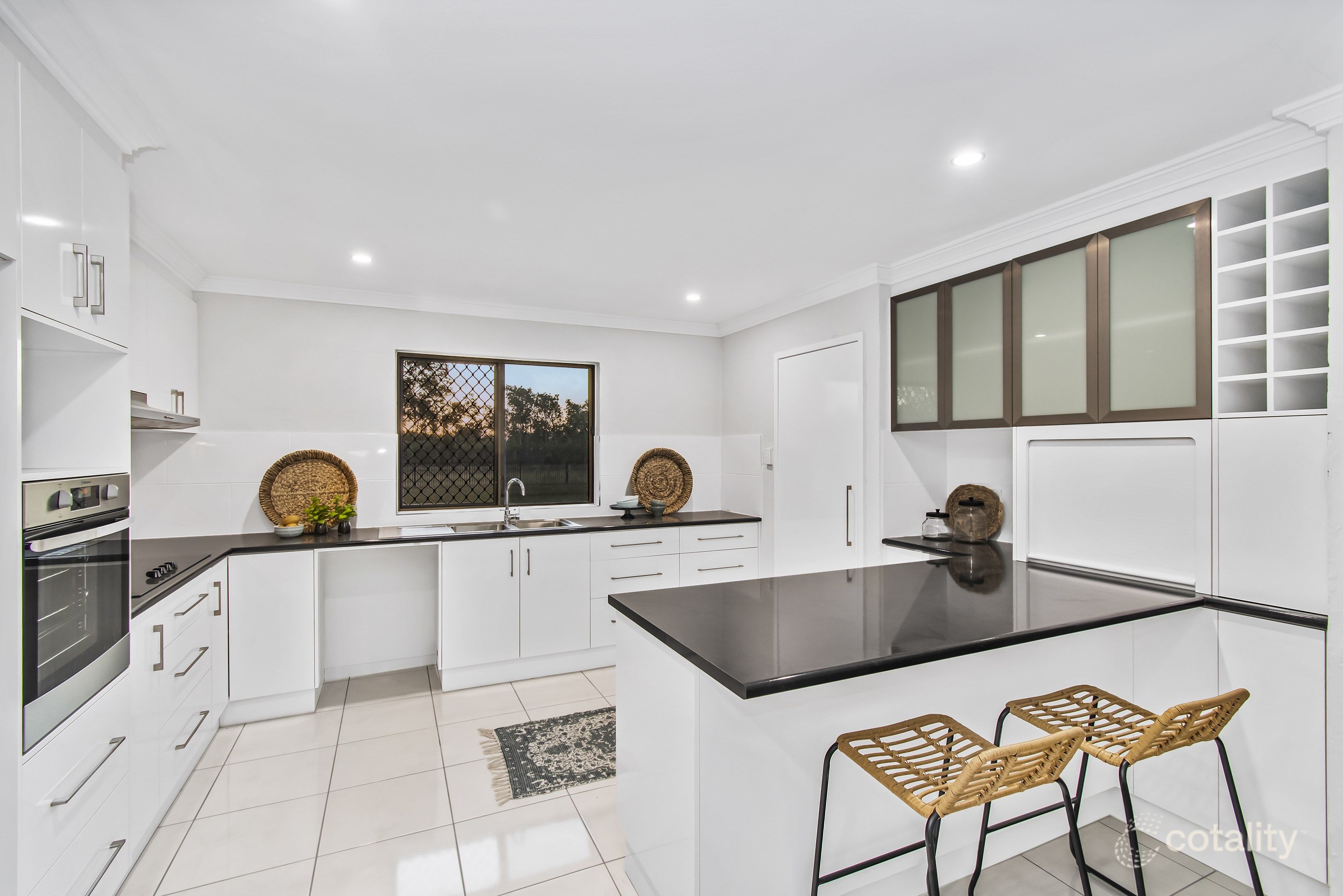 178 Mount Low Pkwy, Mount Low, QLD 4818