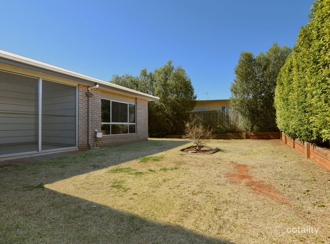 90 Spring St, Middle Ridge, QLD 4350