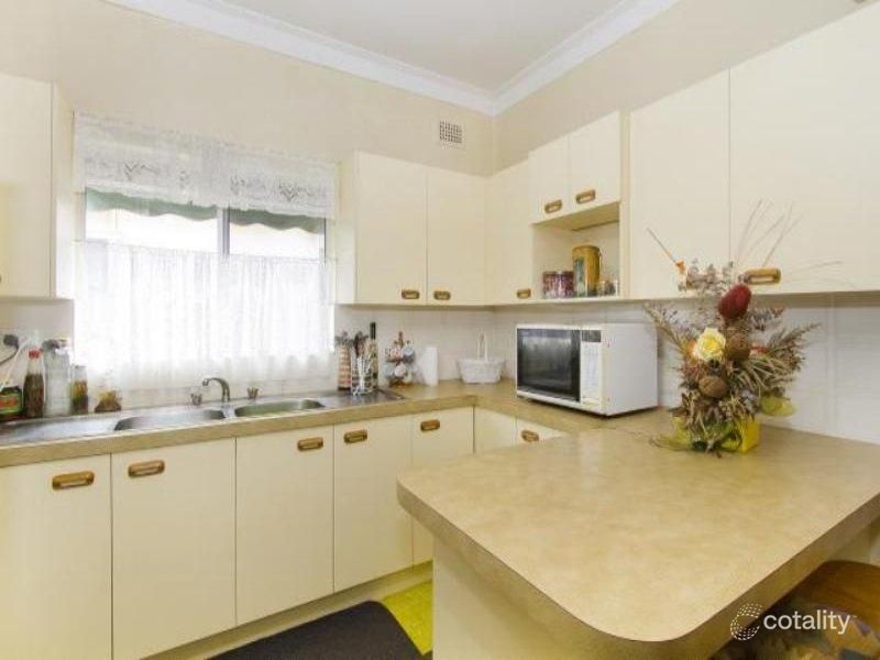 121 Gladstone Ave, Coniston, NSW 2500