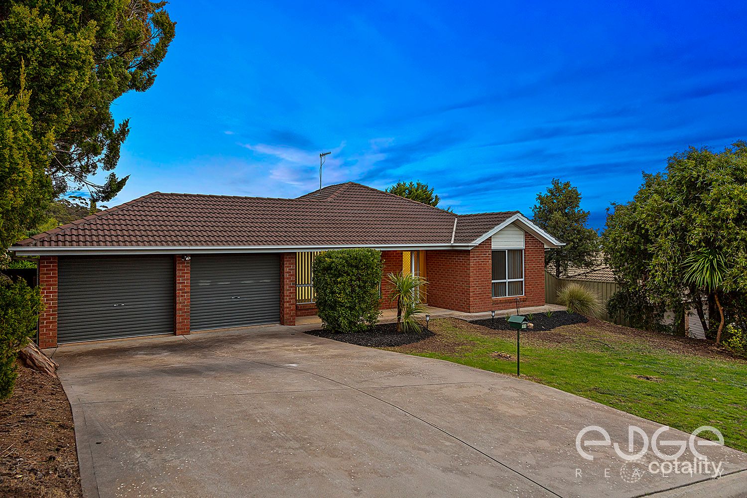 11 Winston Cres, Hillbank, SA 5112