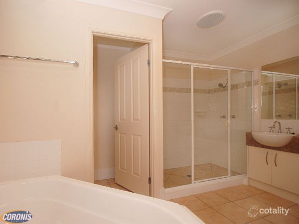8 Hampstead Otlk, Murrumba Downs, QLD 4503