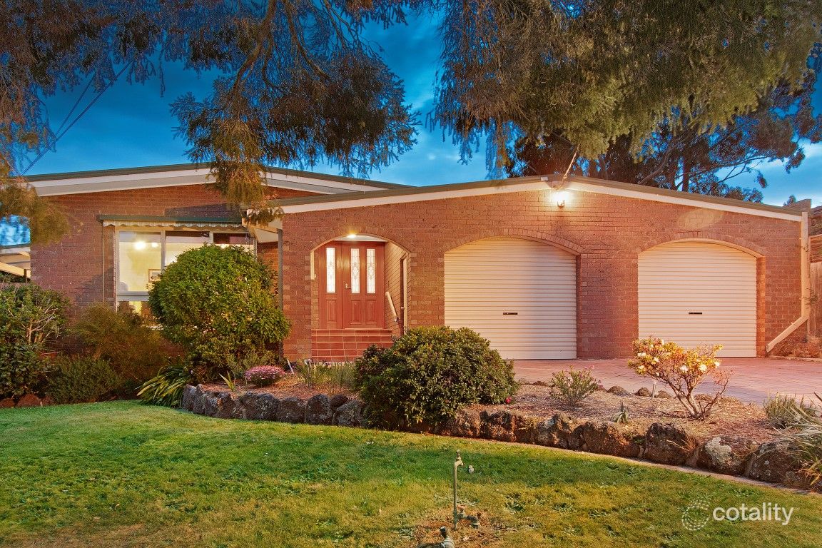 28 Loretta Ave, Wheelers Hill, VIC 3150