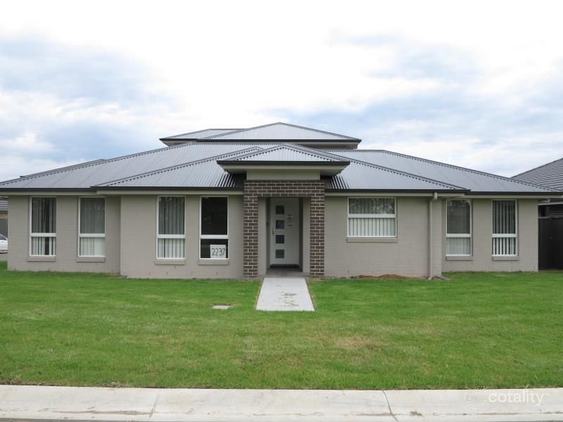 66 Discovery Cct, Gregory Hills, NSW 2557