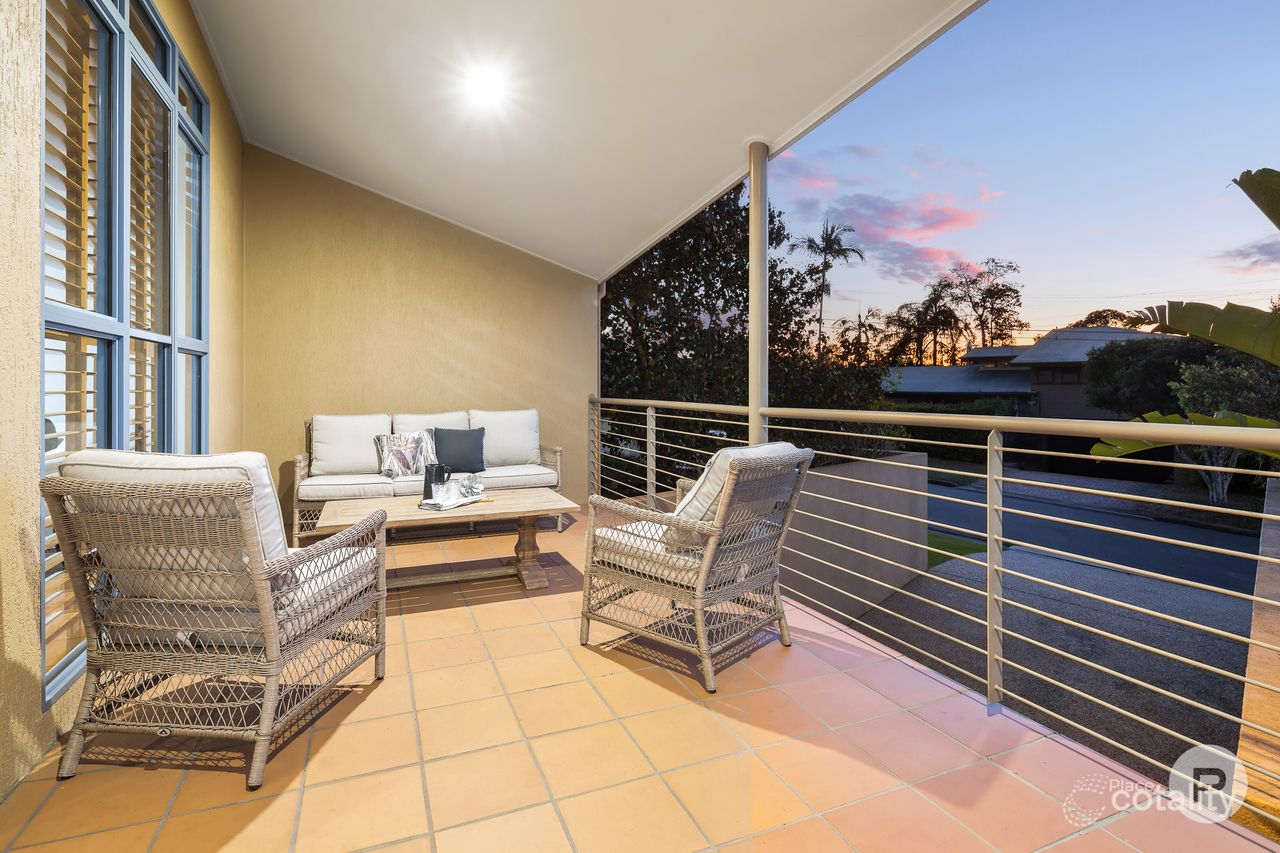 7 Charlane Ave, Indooroopilly, QLD 4068