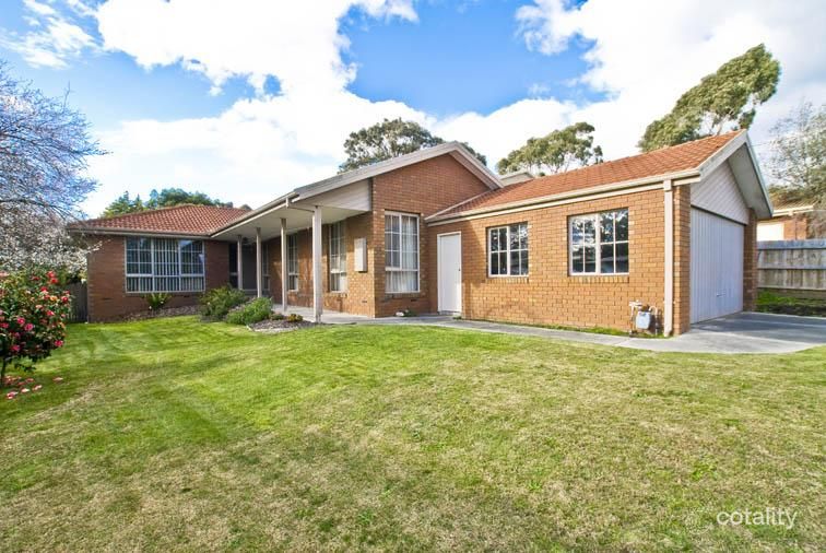 27 Thurleigh Ave, Croydon South, VIC 3136