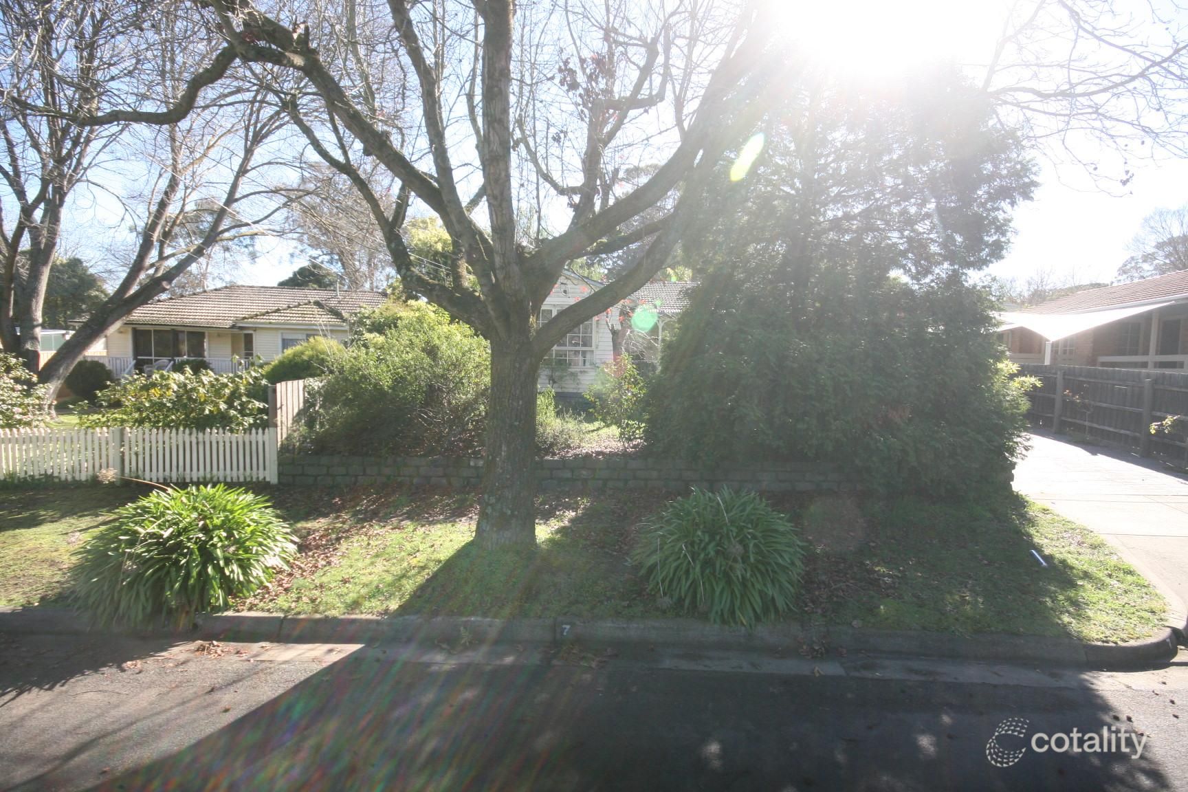 7 Seares Dr, Ringwood East, VIC 3135