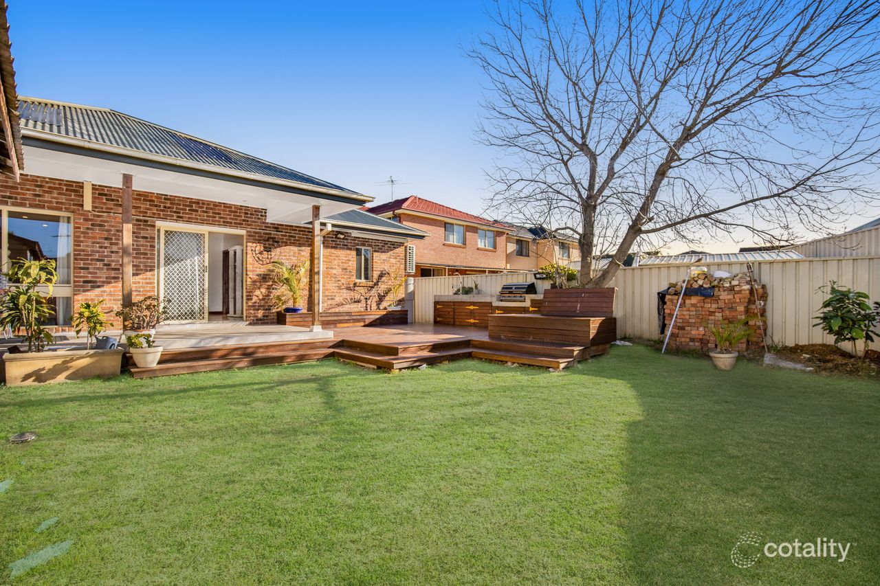 5 Weir Cres, Lurnea, NSW 2170