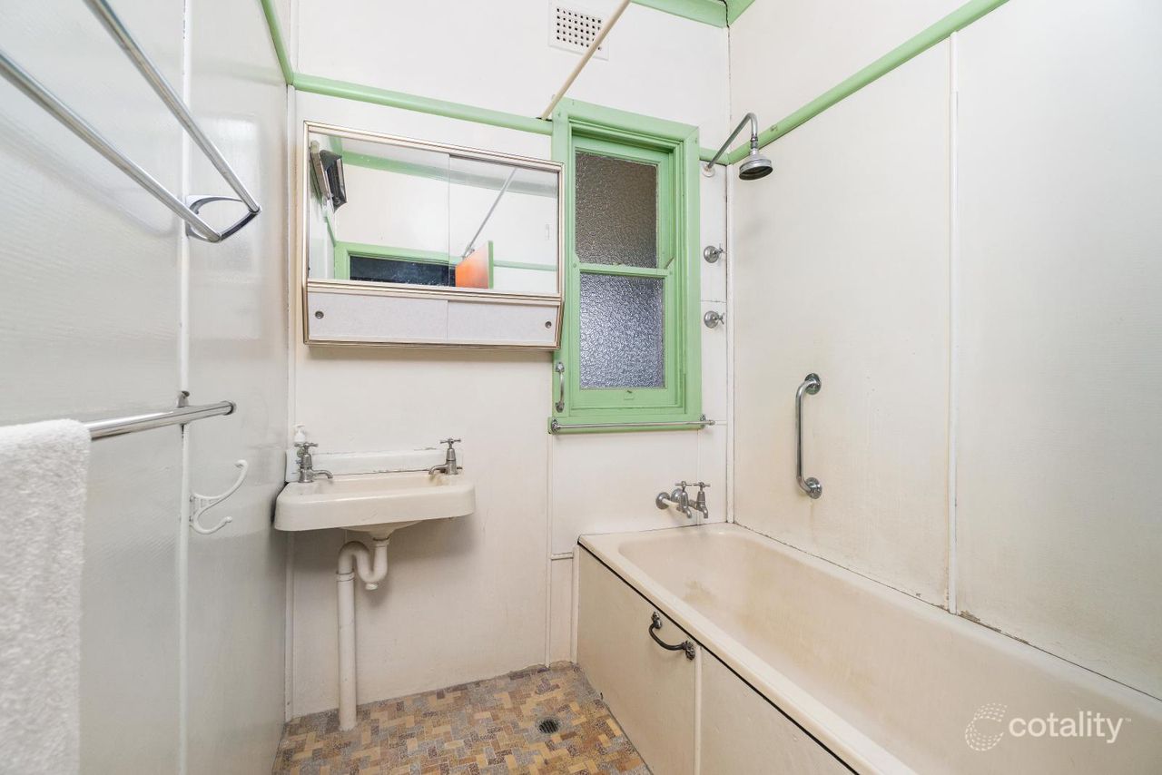 6 Ashmead Ave, Revesby, NSW 2212