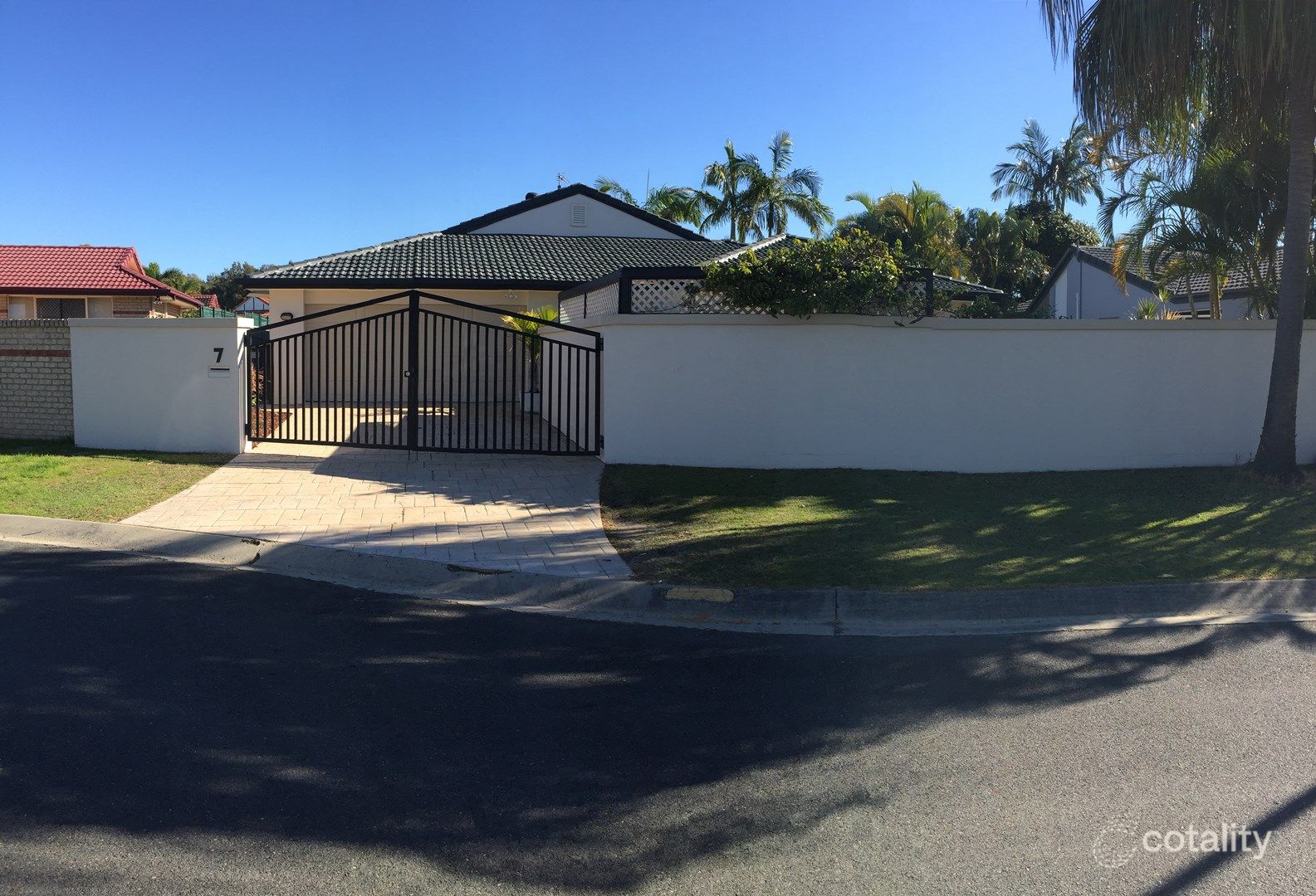 7 Saltbreeze Ct, Runaway Bay, QLD 4216