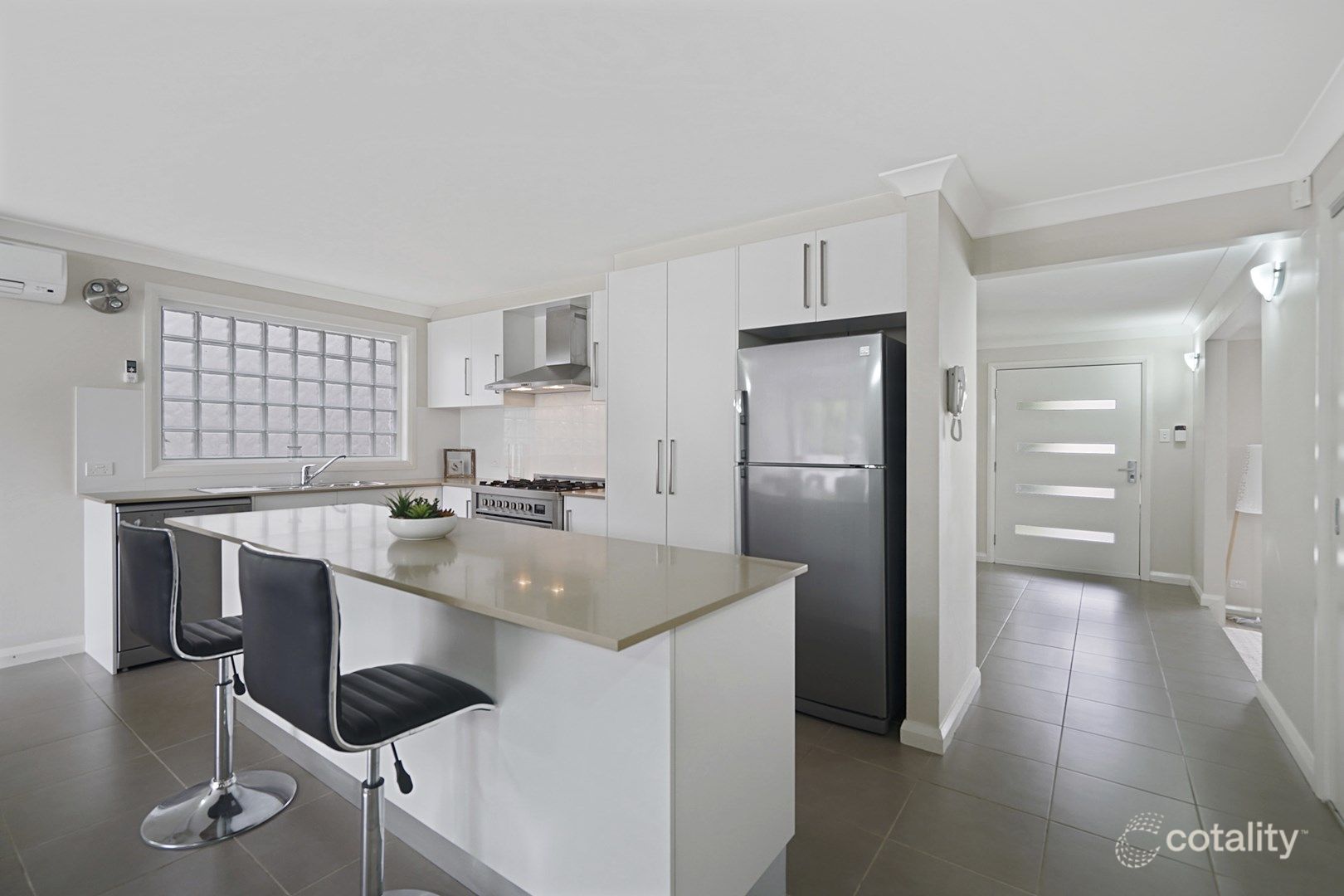 2/3 Rizal St, Campbelltown, NSW 2560