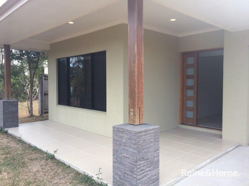 18 Spoonbill Cl, Mossman, QLD 4873